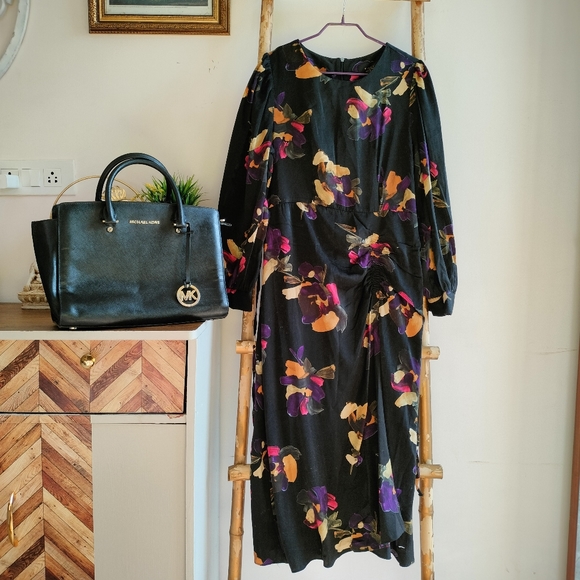 Marrant Dresses & Skirts - Elegant Floral Marrant Dress